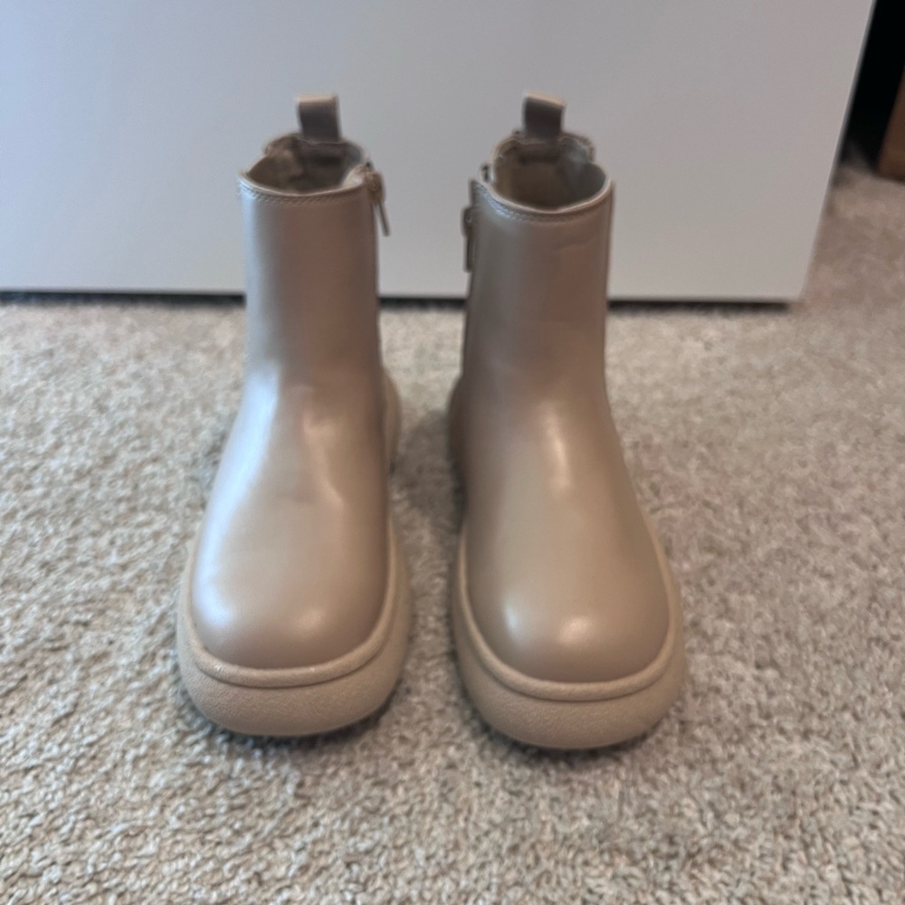 Stylish Tan Ankle Boots